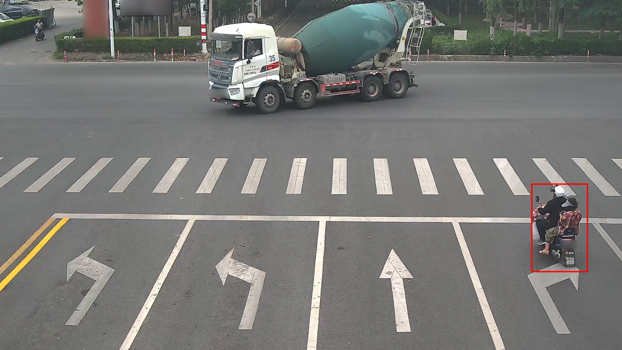 電動車/摩托車駕乘人員不戴頭盔